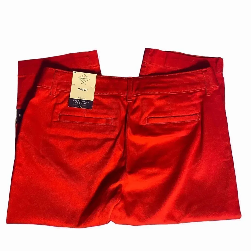 NWT St. John’s Bay Red Capri Pants Size 8P
